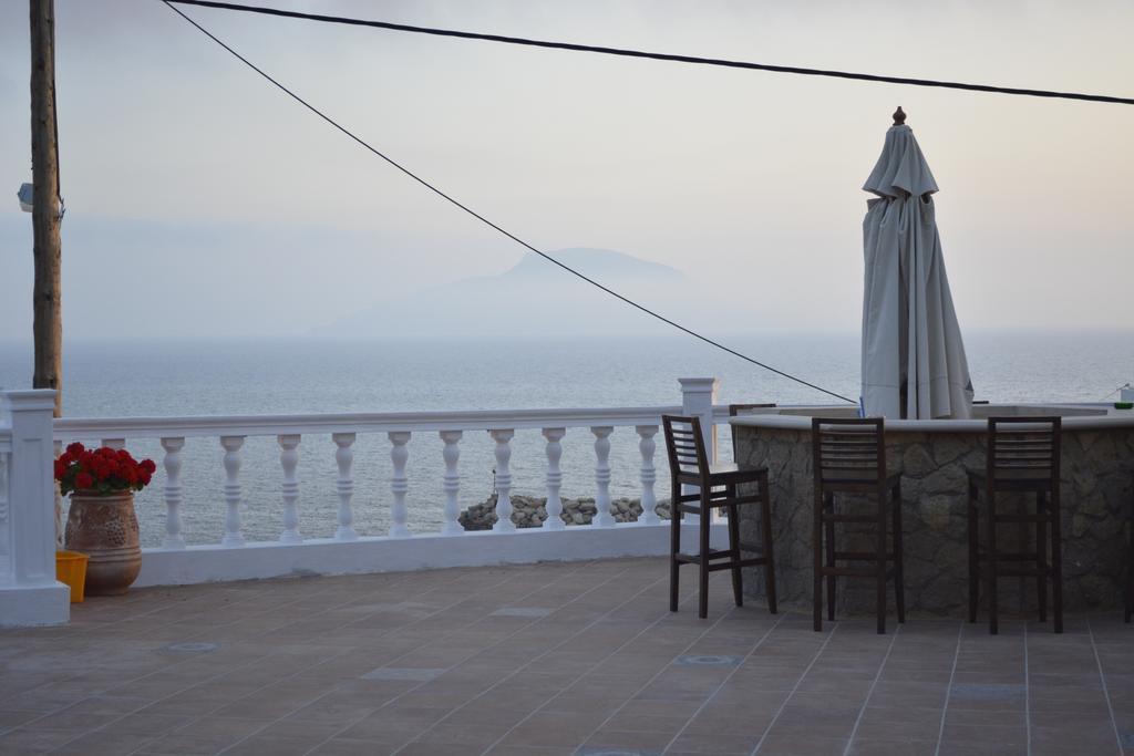 Hotel Finiki View Buitenkant foto