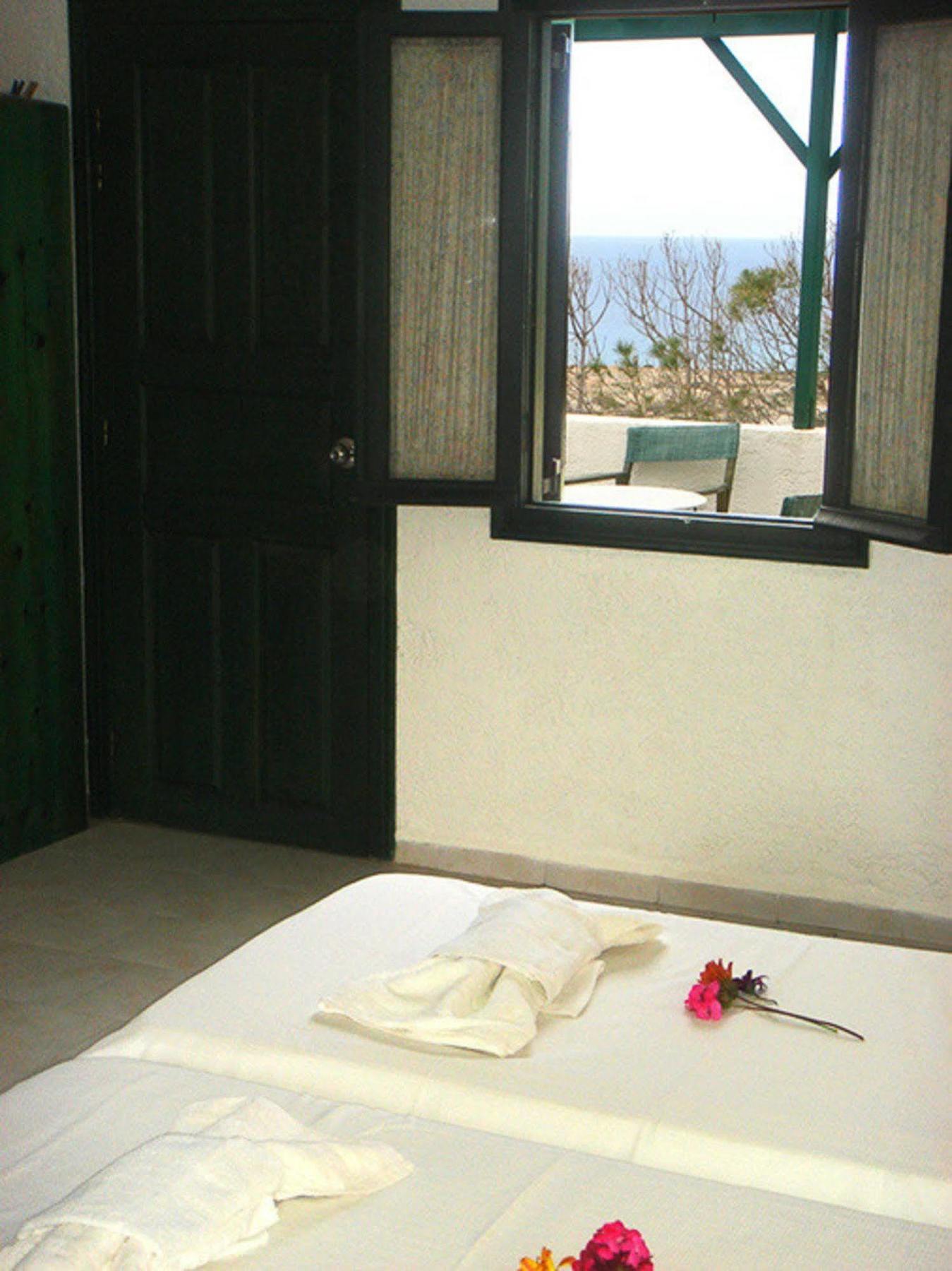 Hotel Finiki View Buitenkant foto