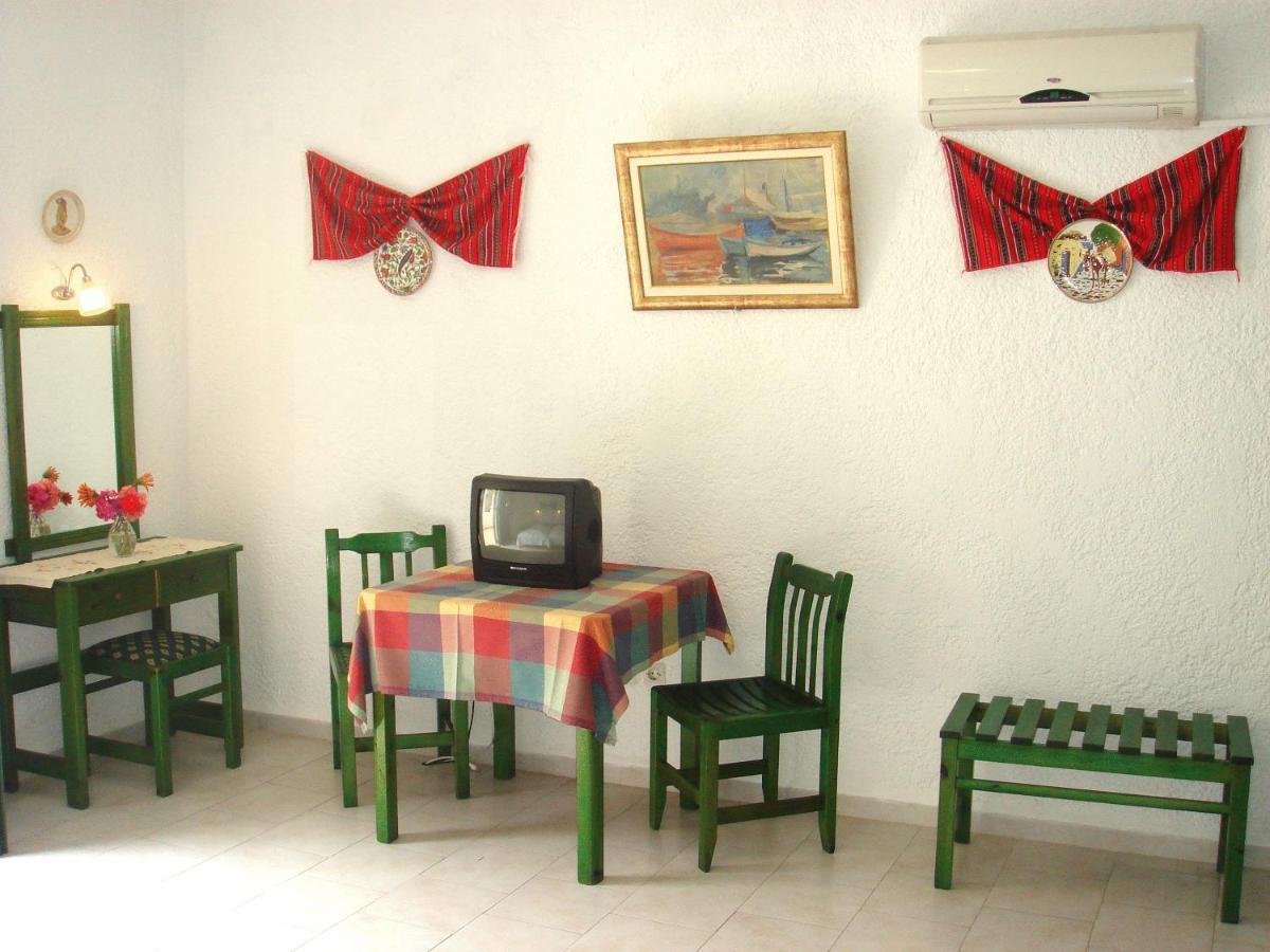 Hotel Finiki View Buitenkant foto